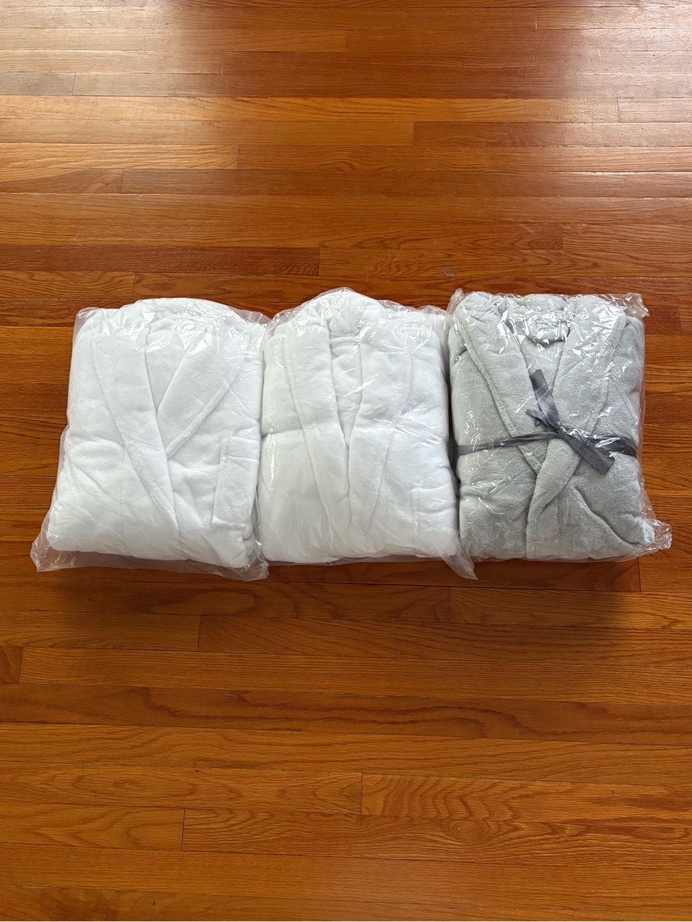 Plush Bath Robe Set - White & Light Gray